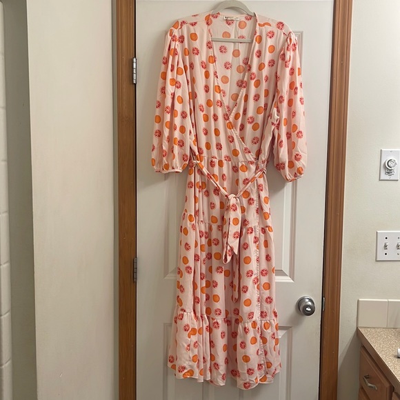 Glamorous Curve grapefruit print wrap dress, size 20. - Picture 1 of 11